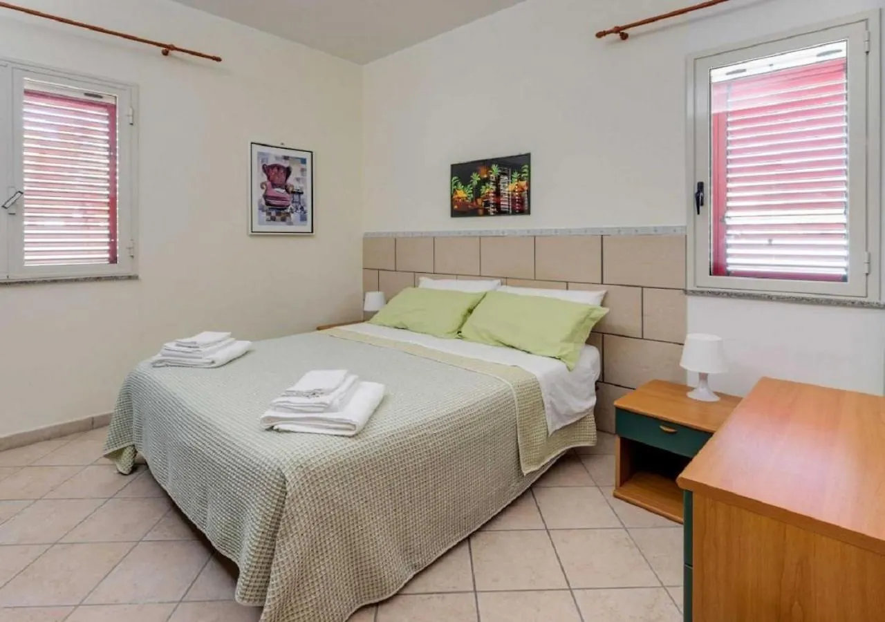 Dom wakacyjny Villa Rosimeli Con Piscina A 150 Mt Dal Mare Ispica